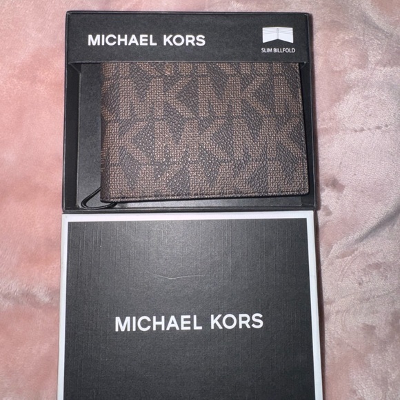 Michael Kors Brown Bifold Wallet NIB.